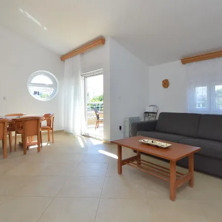 Διαμέρισμα Sablic-4 By Interhome *