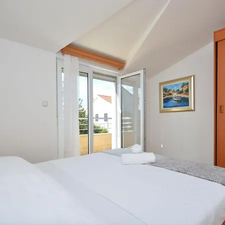 Sablic-4 By Interhome Διαμέρισμα Pirovac